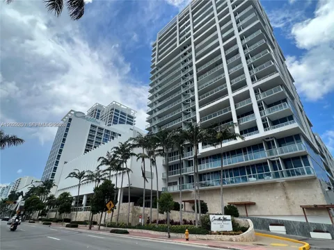 6799 Collins Ave #1501