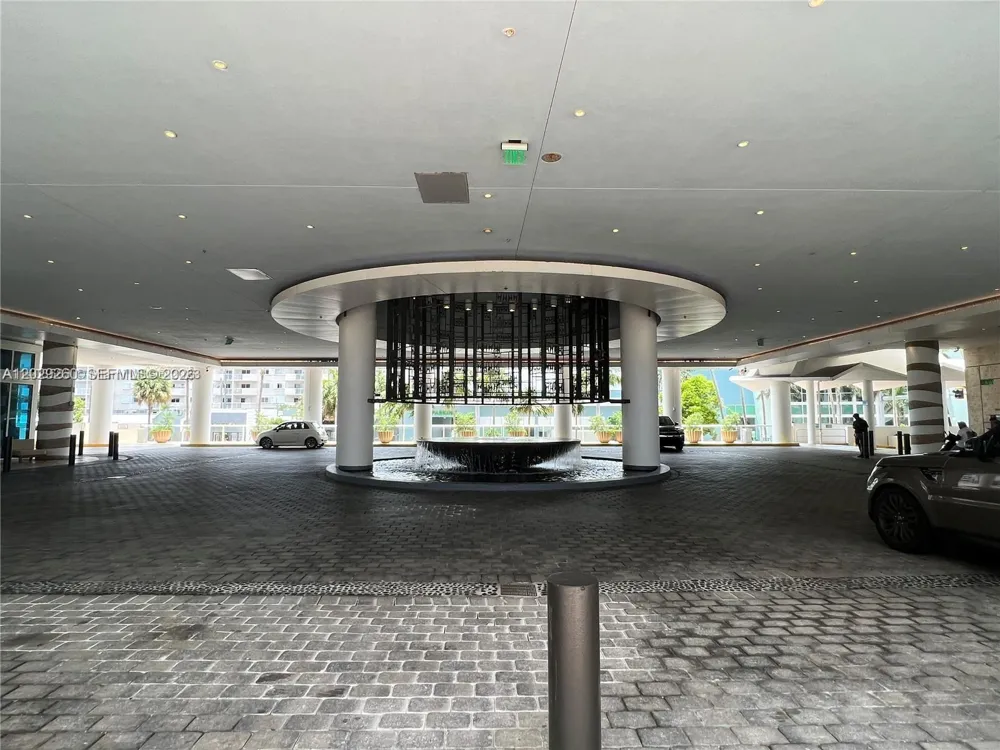6799 Collins Ave #1501 Miami Beach, FL 33141