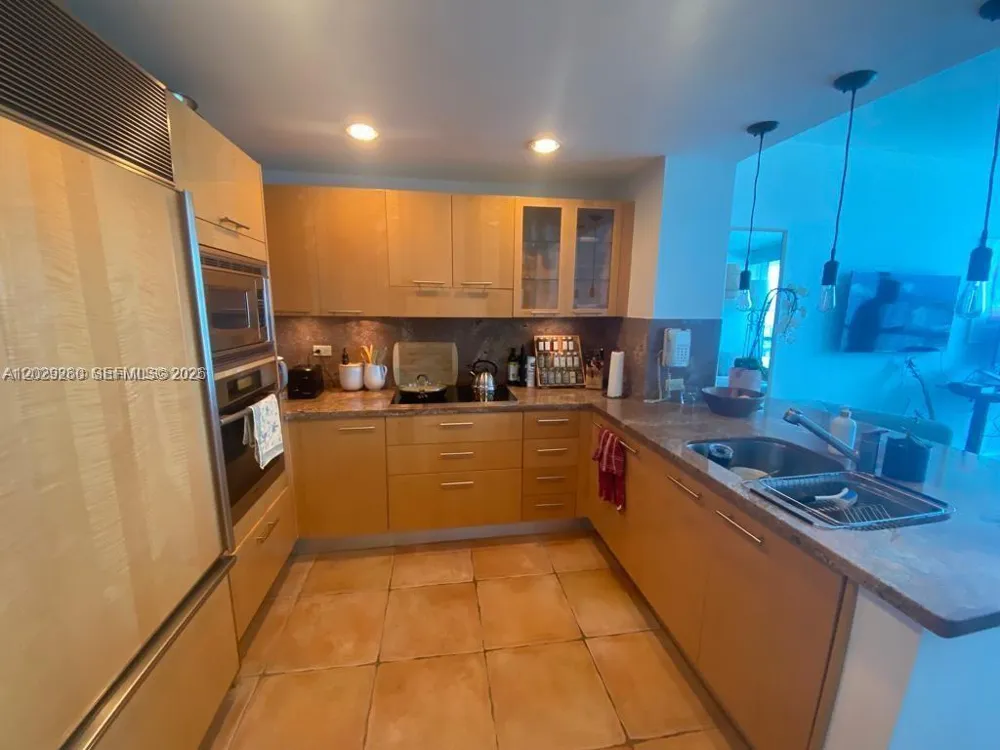 6799 Collins Ave #1501 Miami Beach, FL 33141
