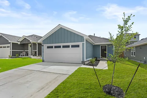 118 Schuenemann Way