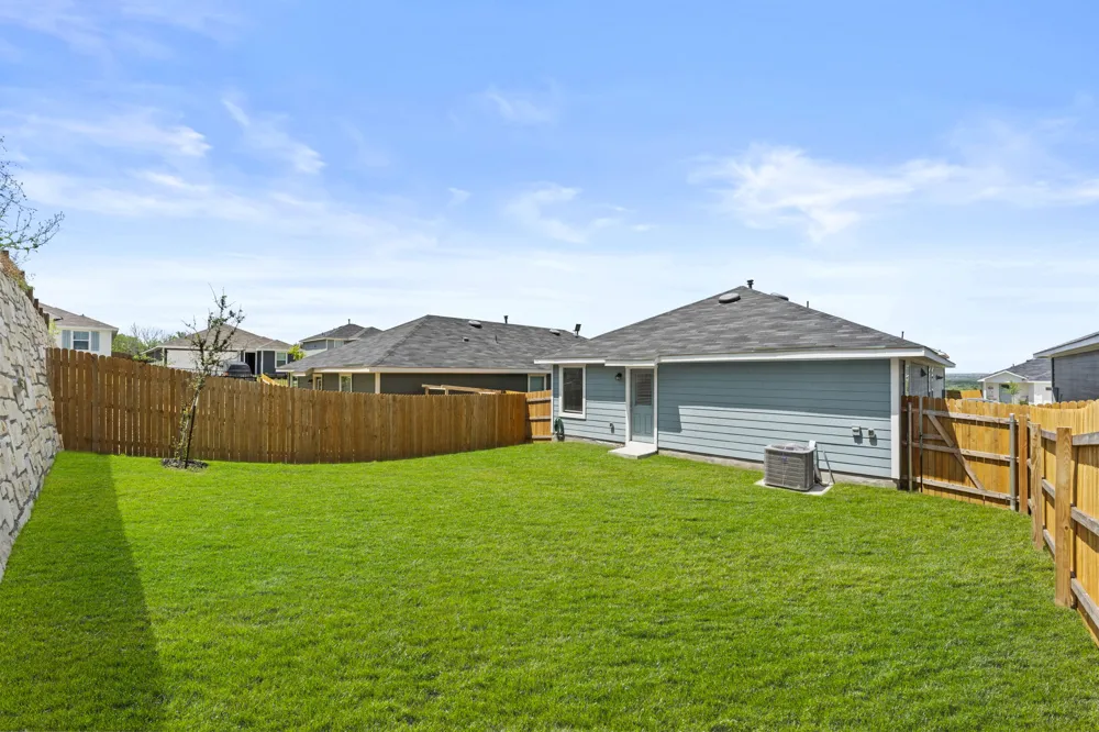 118 Schuenemann Way Uhland, TX 78640