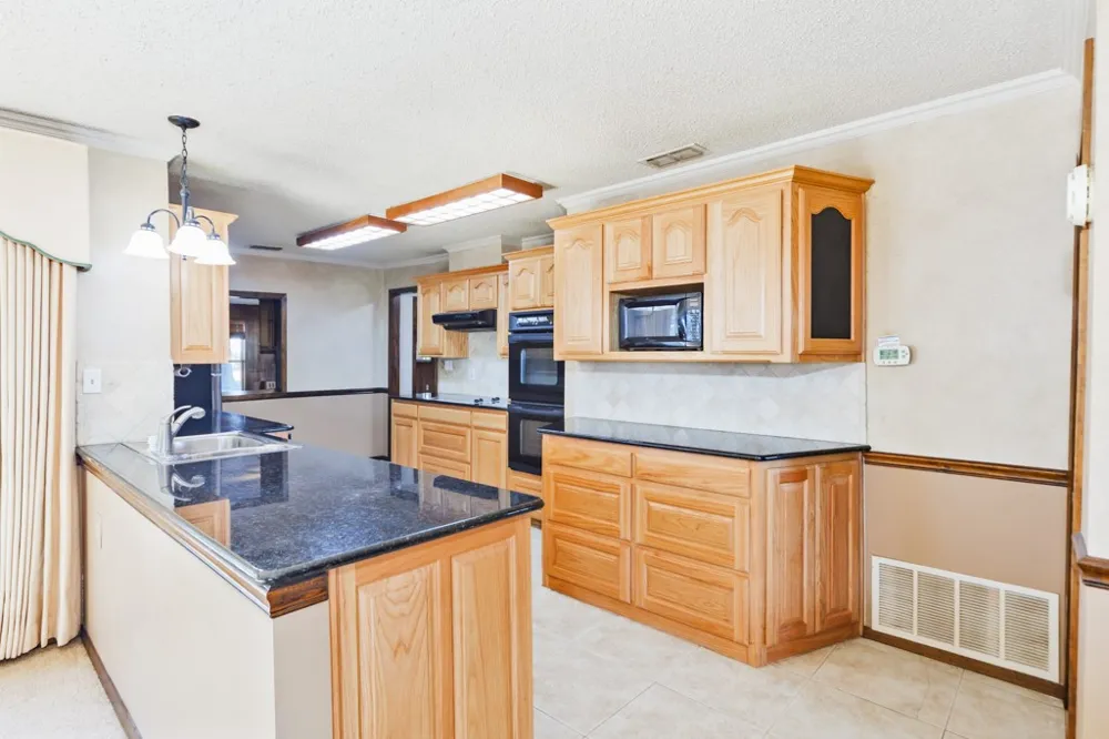8752 Fm 1749 Sunset, TX 76270