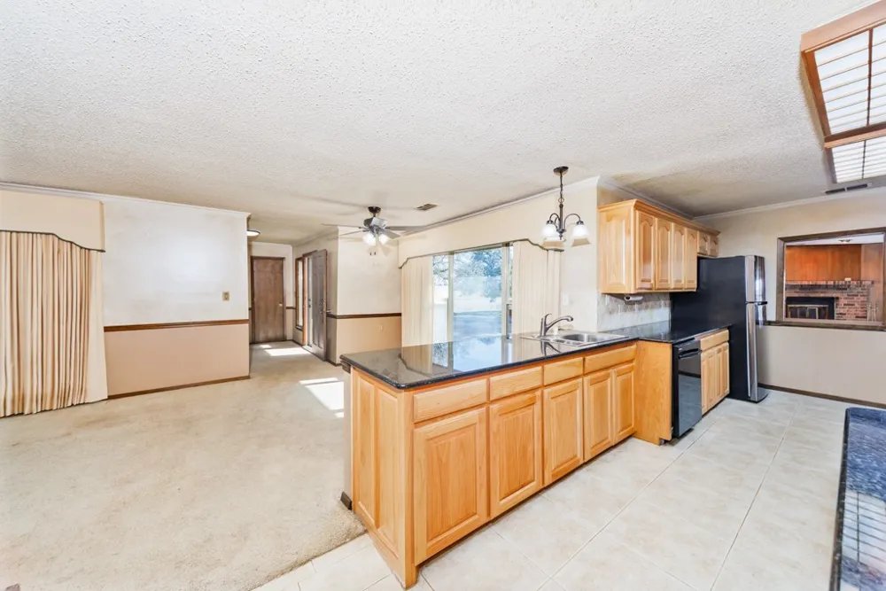 8752 Fm 1749 Sunset, TX 76270