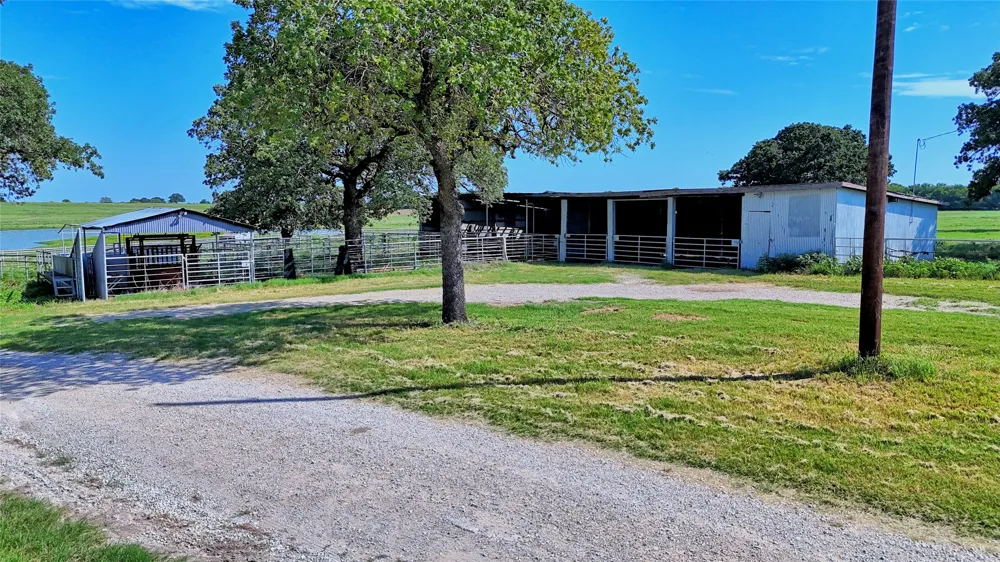 8752 Fm 1749 Sunset, TX 76270
