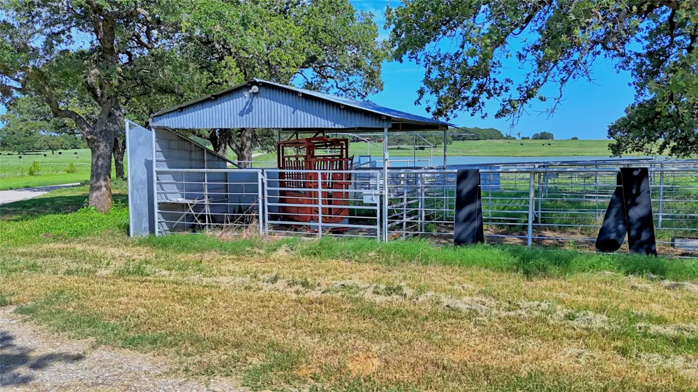 8752 Fm 1749 Sunset, TX 76270