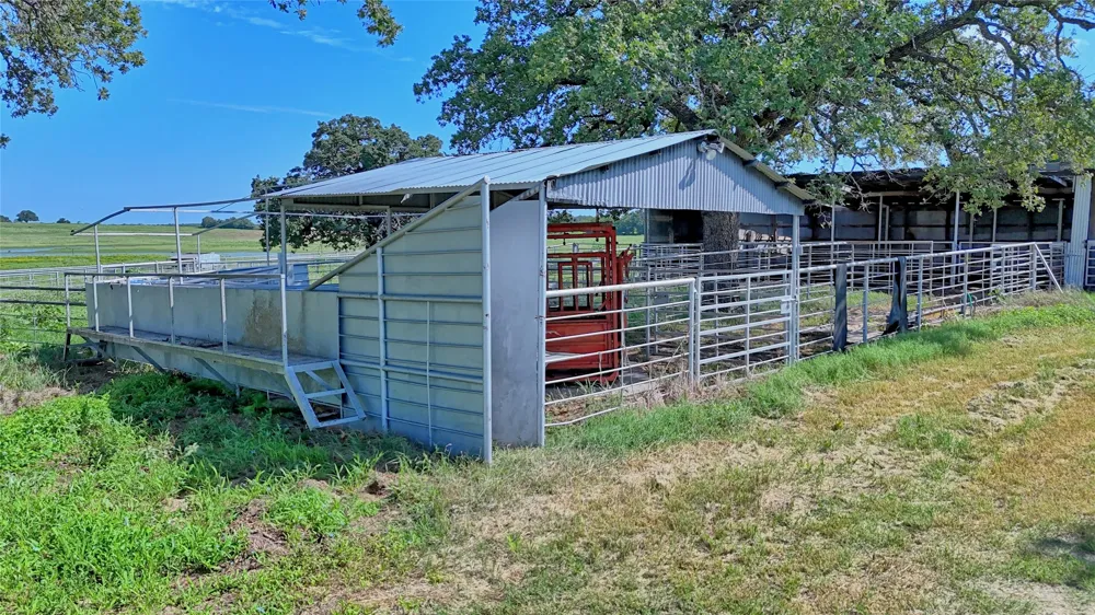 8752 Fm 1749 Sunset, TX 76270