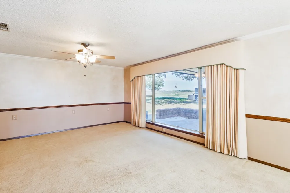 8752 Fm 1749 Sunset, TX 76270