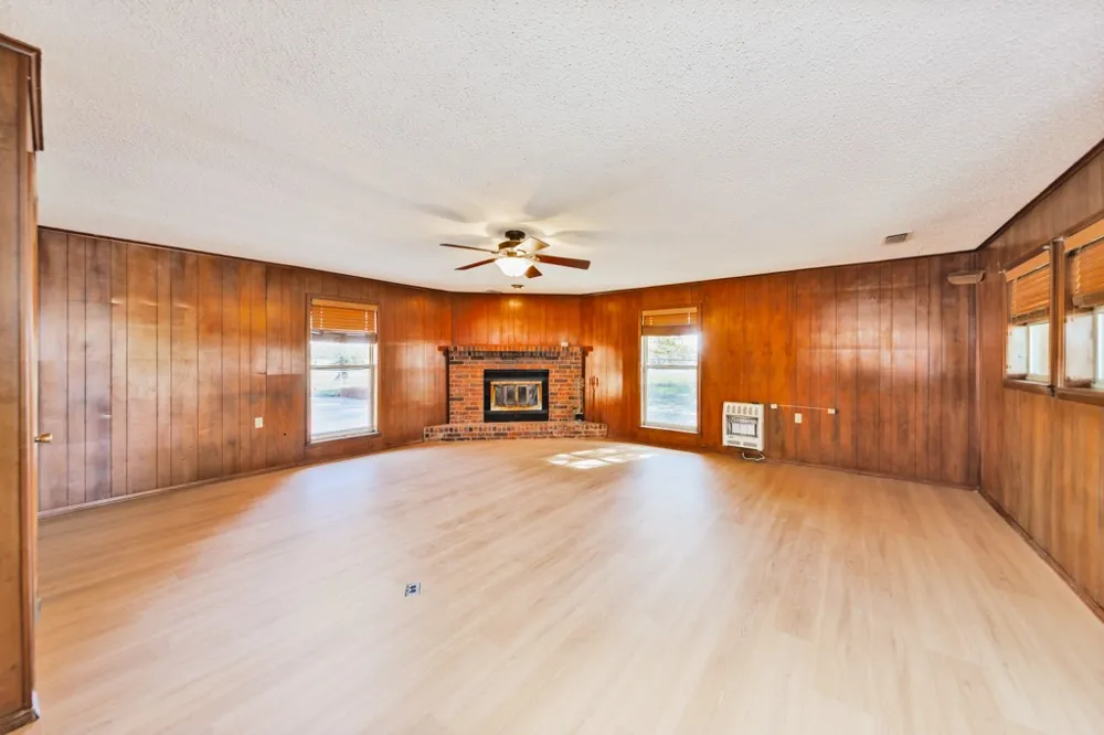 8752 Fm 1749 Sunset, TX 76270