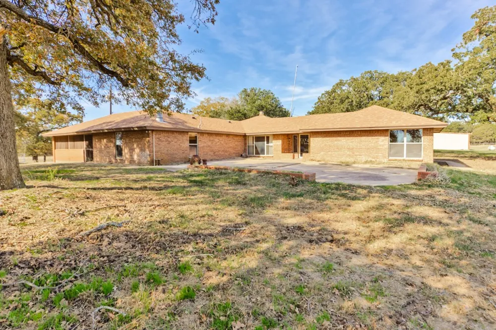 8752 Fm 1749 Sunset, TX 76270