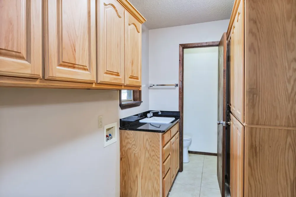 8752 Fm 1749 Sunset, TX 76270