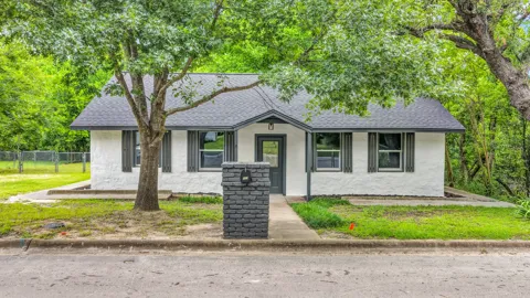 307 S Walnut Street