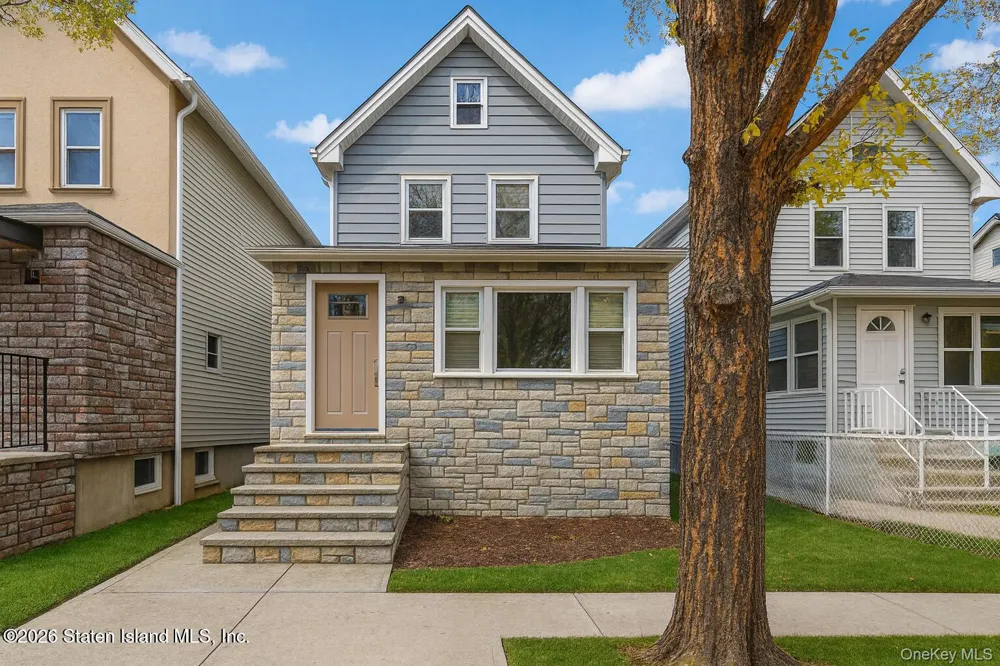 13 Laforge Ave Staten Island, NY 10302