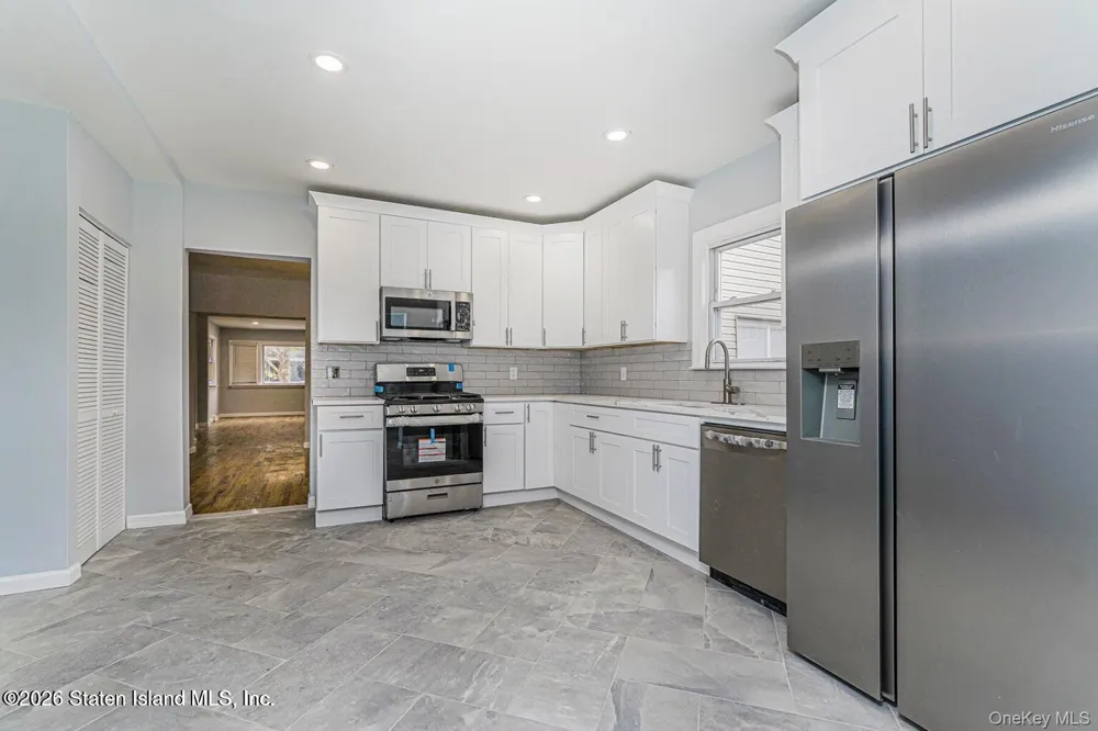 13 Laforge Ave Staten Island, NY 10302