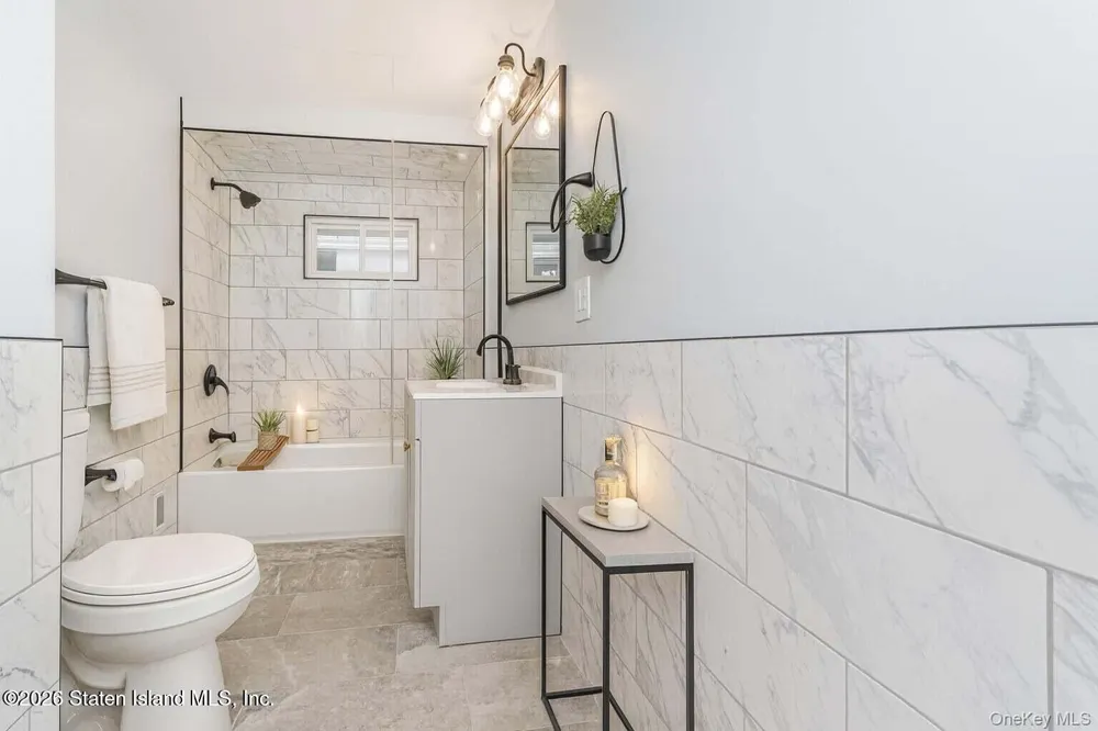 13 Laforge Ave Staten Island, NY 10302