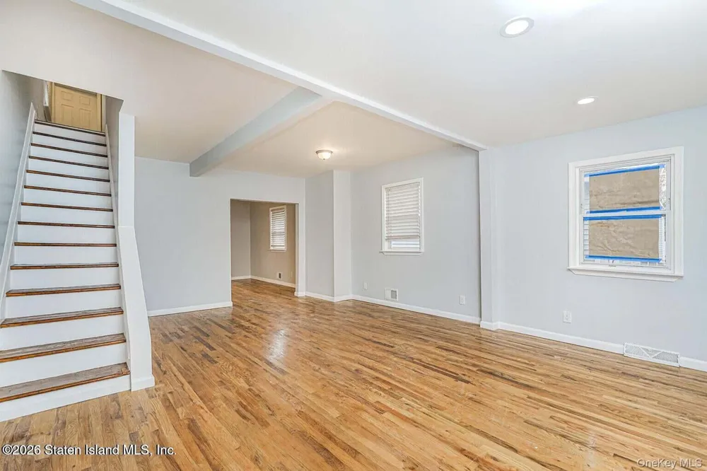 13 Laforge Ave Staten Island, NY 10302