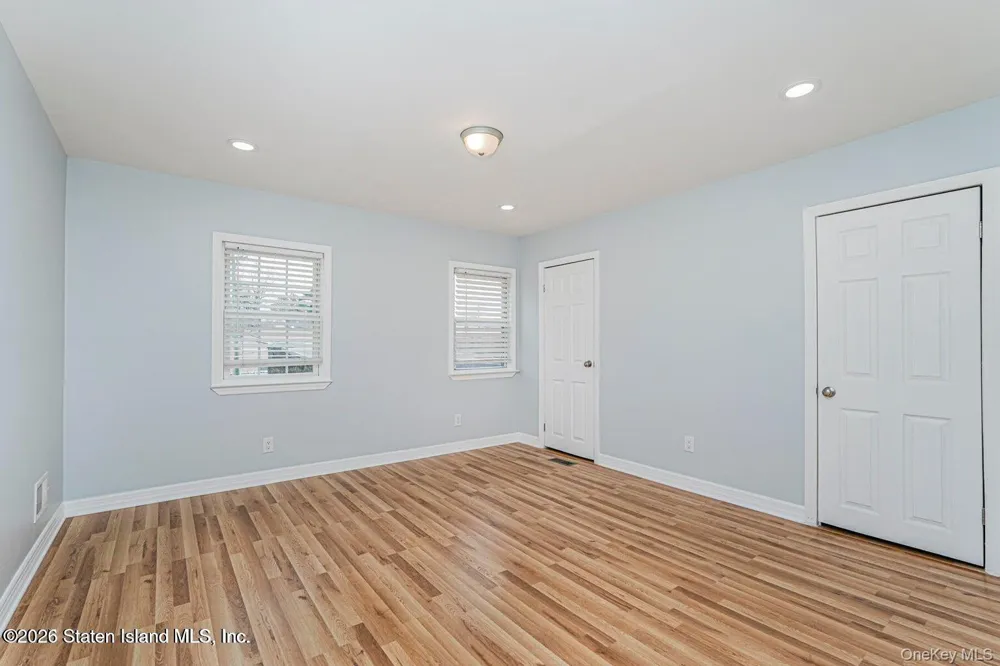 13 Laforge Ave Staten Island, NY 10302