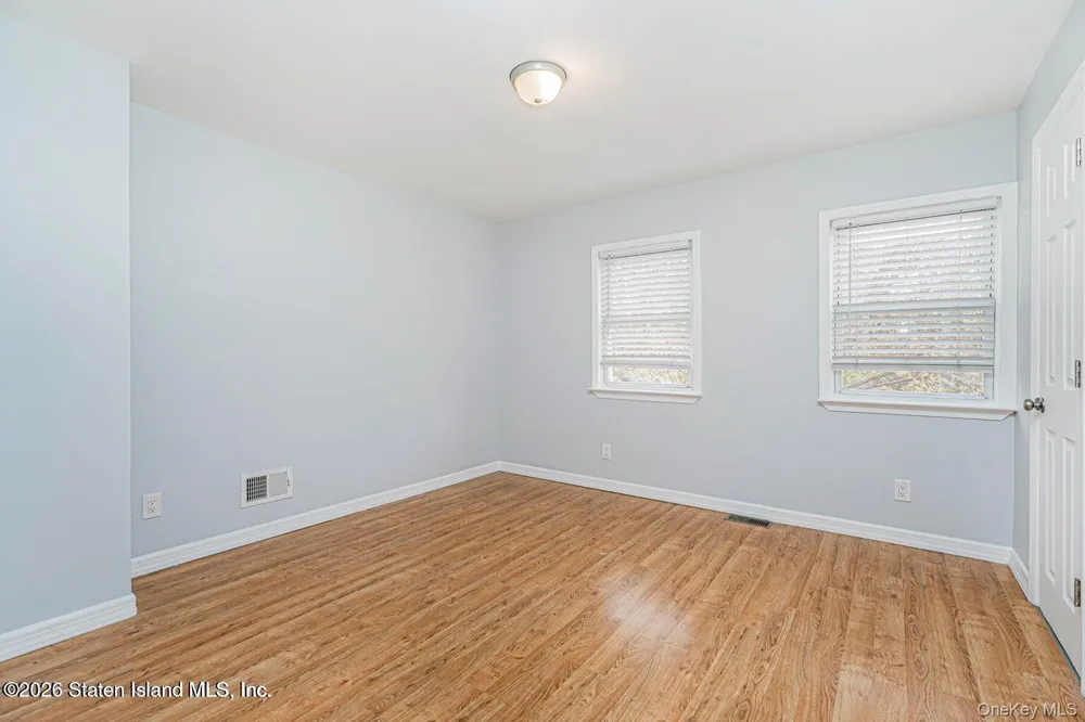 13 Laforge Ave Staten Island, NY 10302