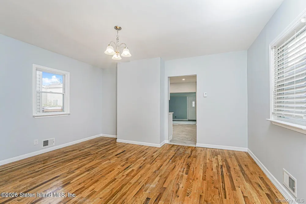 13 Laforge Ave Staten Island, NY 10302