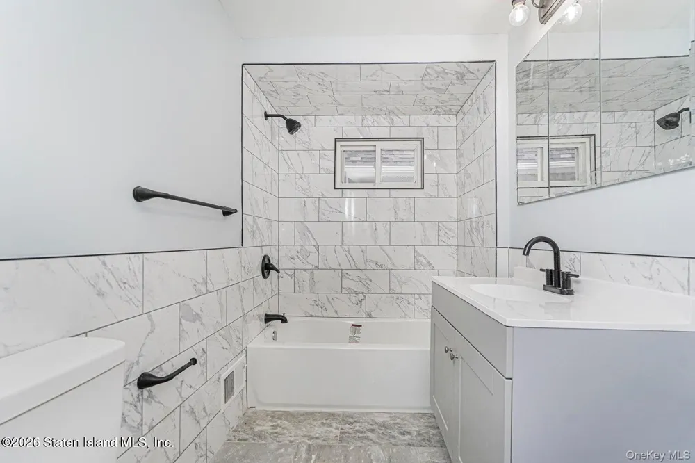13 Laforge Ave Staten Island, NY 10302