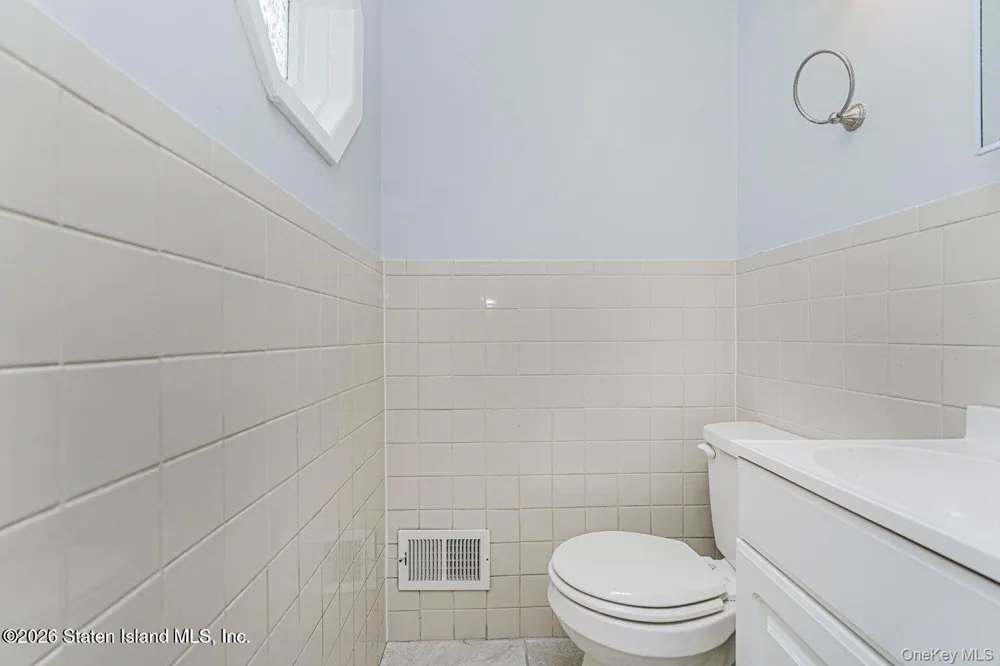 13 Laforge Ave Staten Island, NY 10302