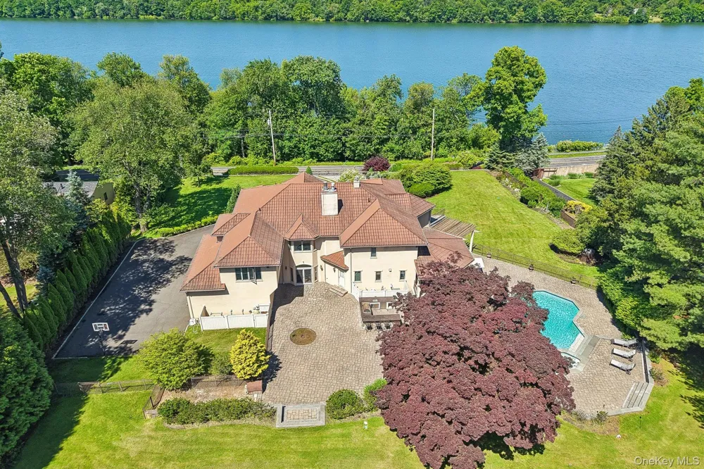 250 Old Mill Road West Nyack, NY 10994