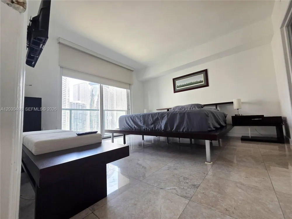 500 Brickell Ave #3105 Miami, FL 33131