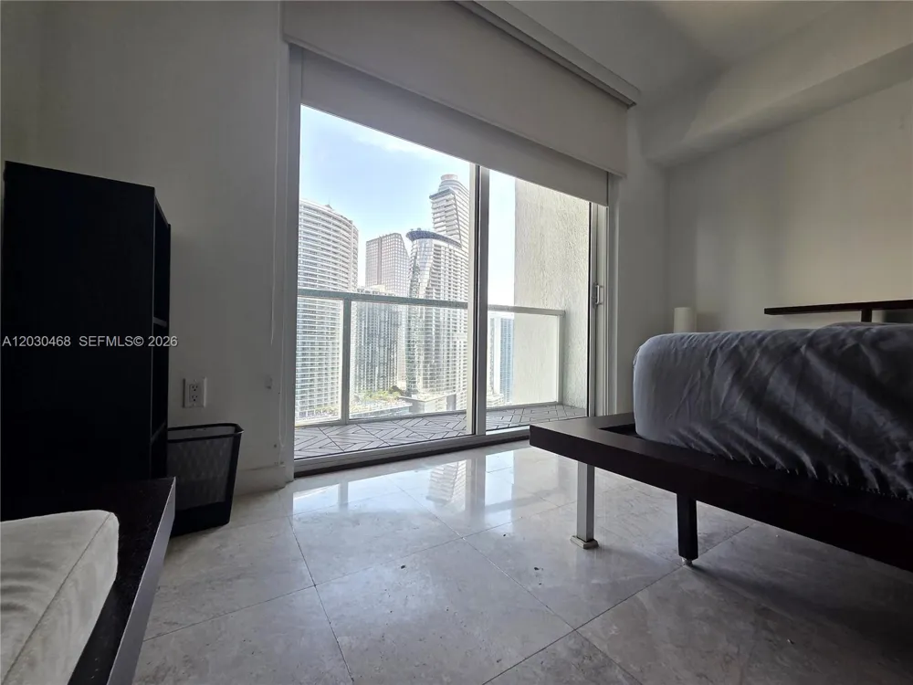 500 Brickell Ave #3105 Miami, FL 33131