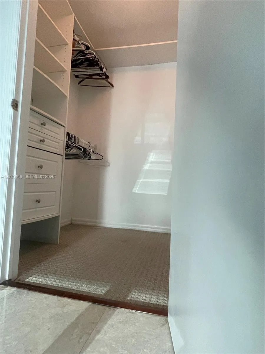500 Brickell Ave #3105 Miami, FL 33131