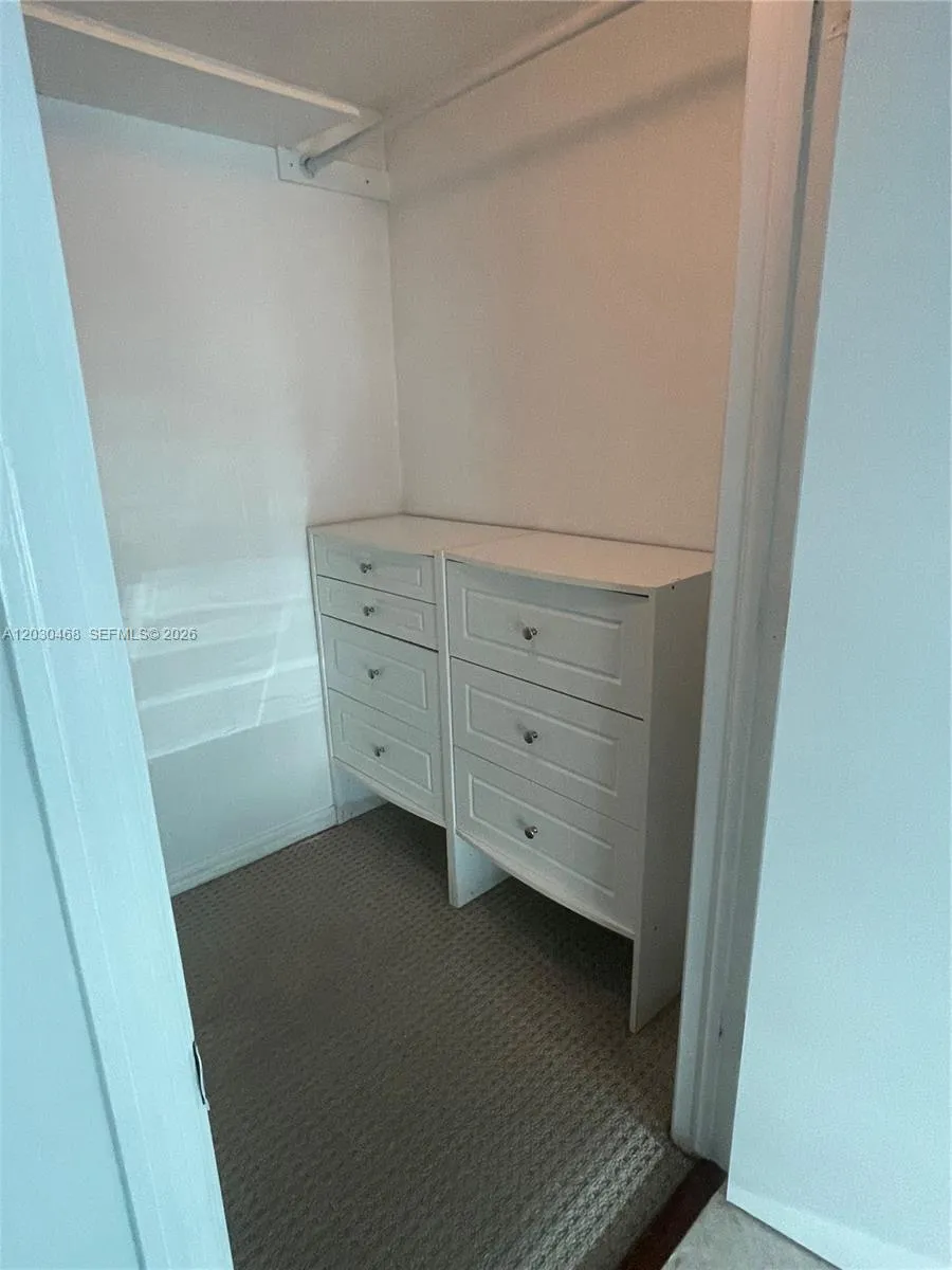 500 Brickell Ave #3105 Miami, FL 33131