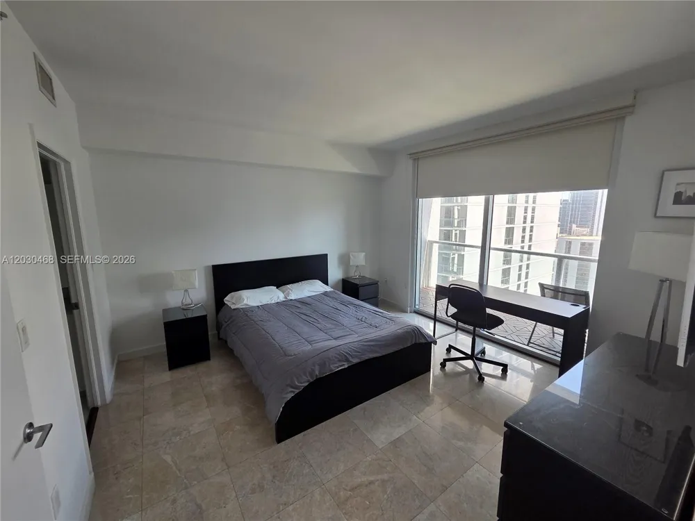 500 Brickell Ave #3105 Miami, FL 33131