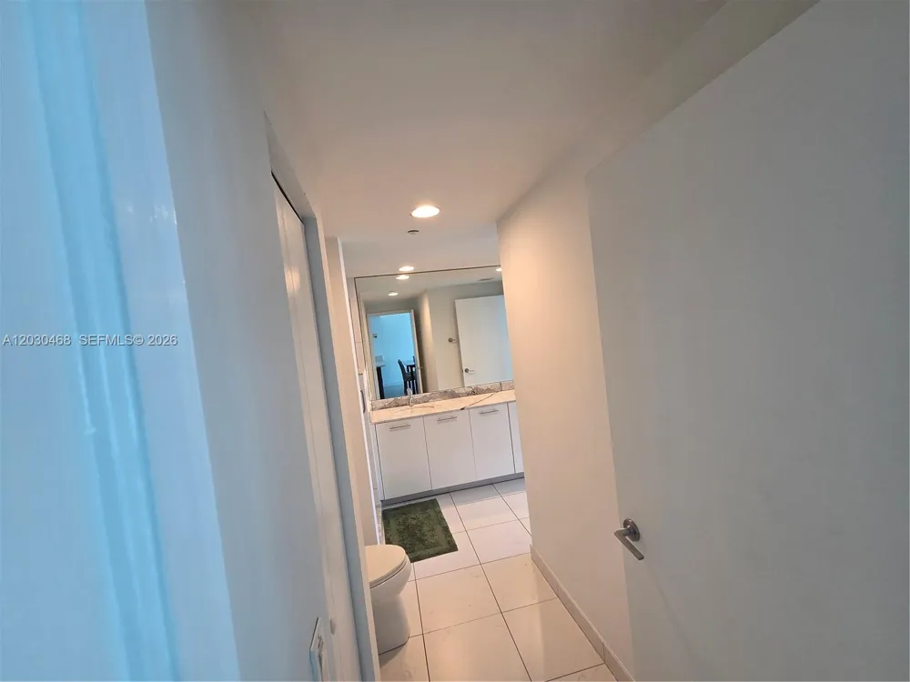 500 Brickell Ave #3105 Miami, FL 33131