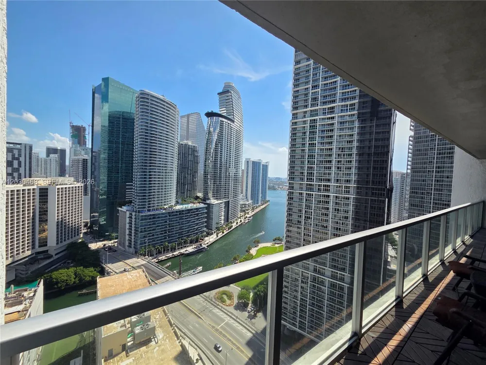 500 Brickell Ave #3105 Miami, FL 33131