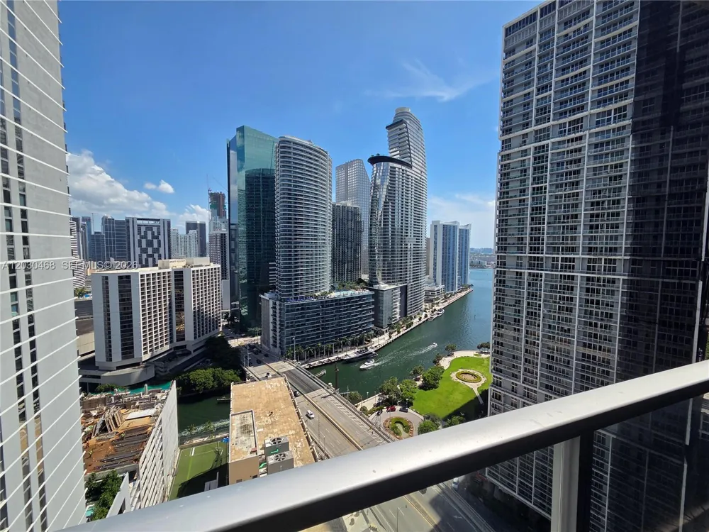 500 Brickell Ave #3105 Miami, FL 33131