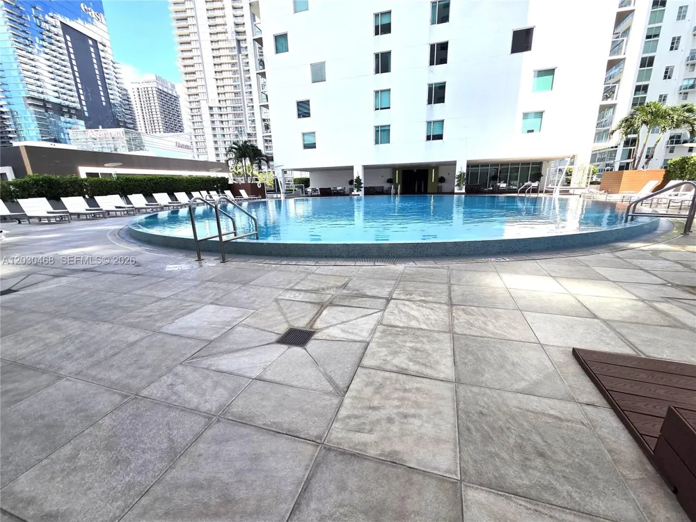 500 Brickell Ave #3105 Miami, FL 33131