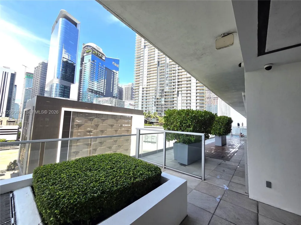 500 Brickell Ave #3105 Miami, FL 33131