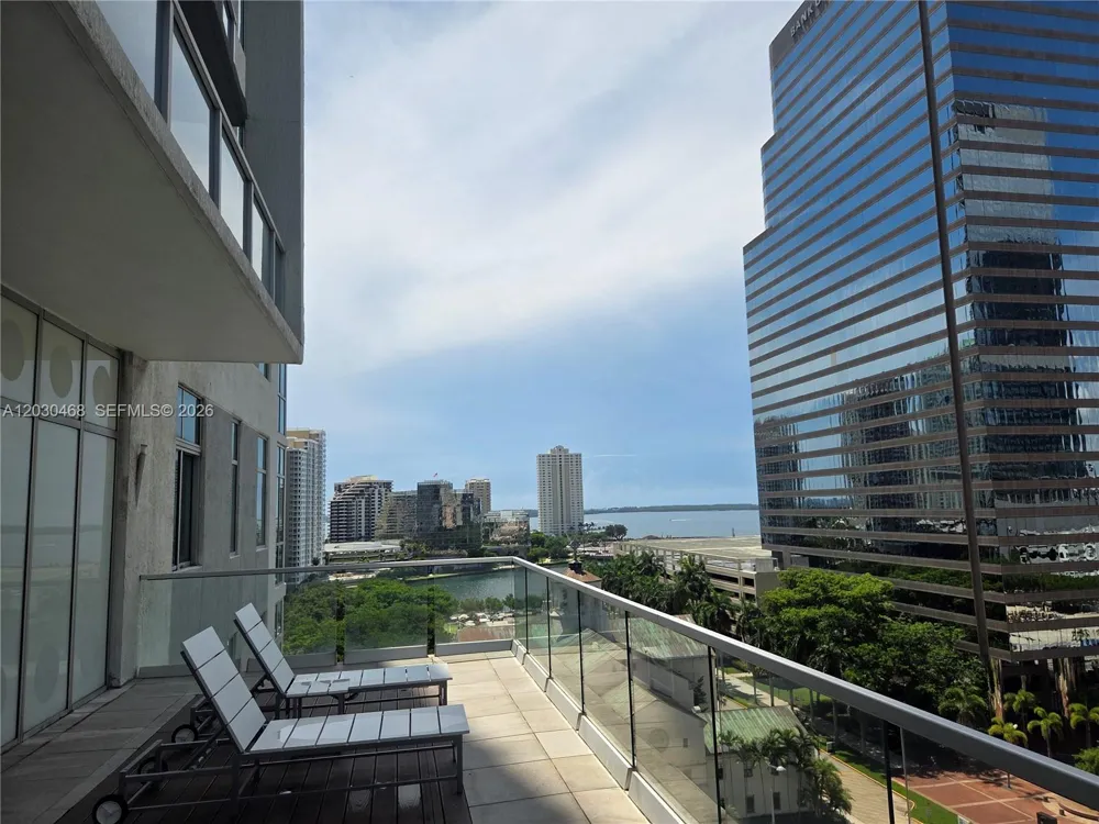 500 Brickell Ave #3105 Miami, FL 33131