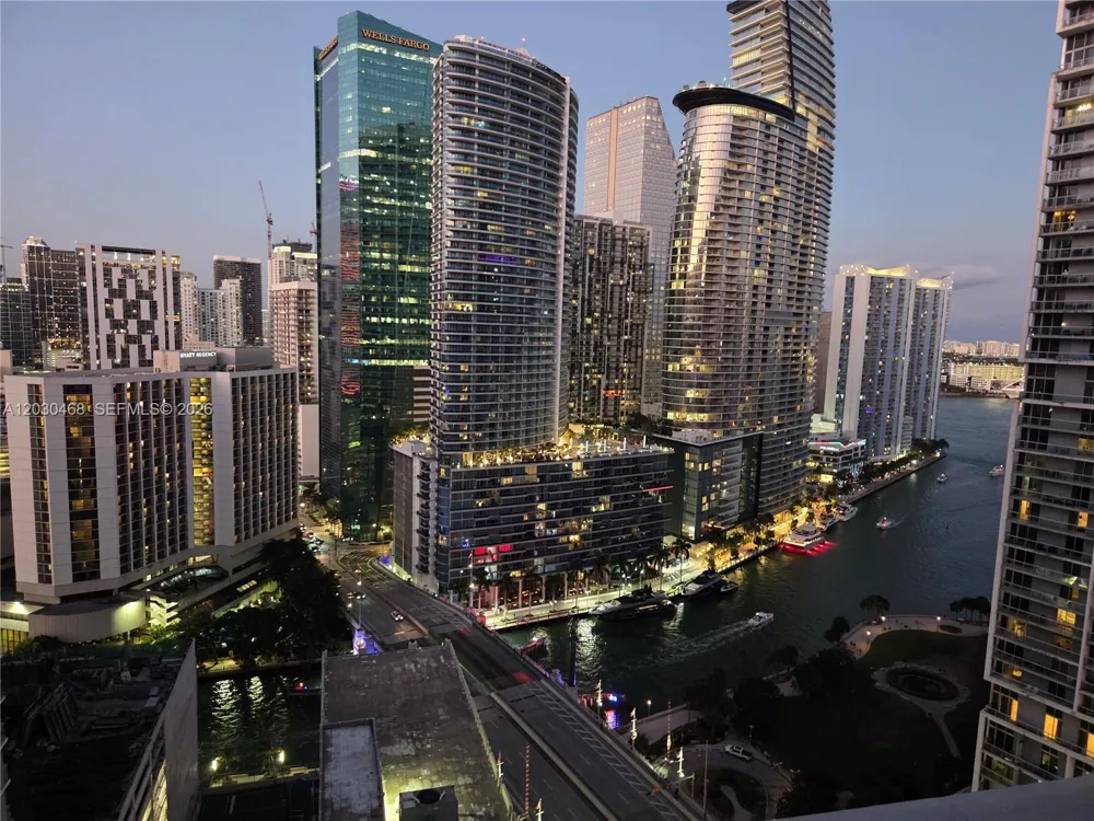 500 Brickell Ave #3105 Miami, FL 33131