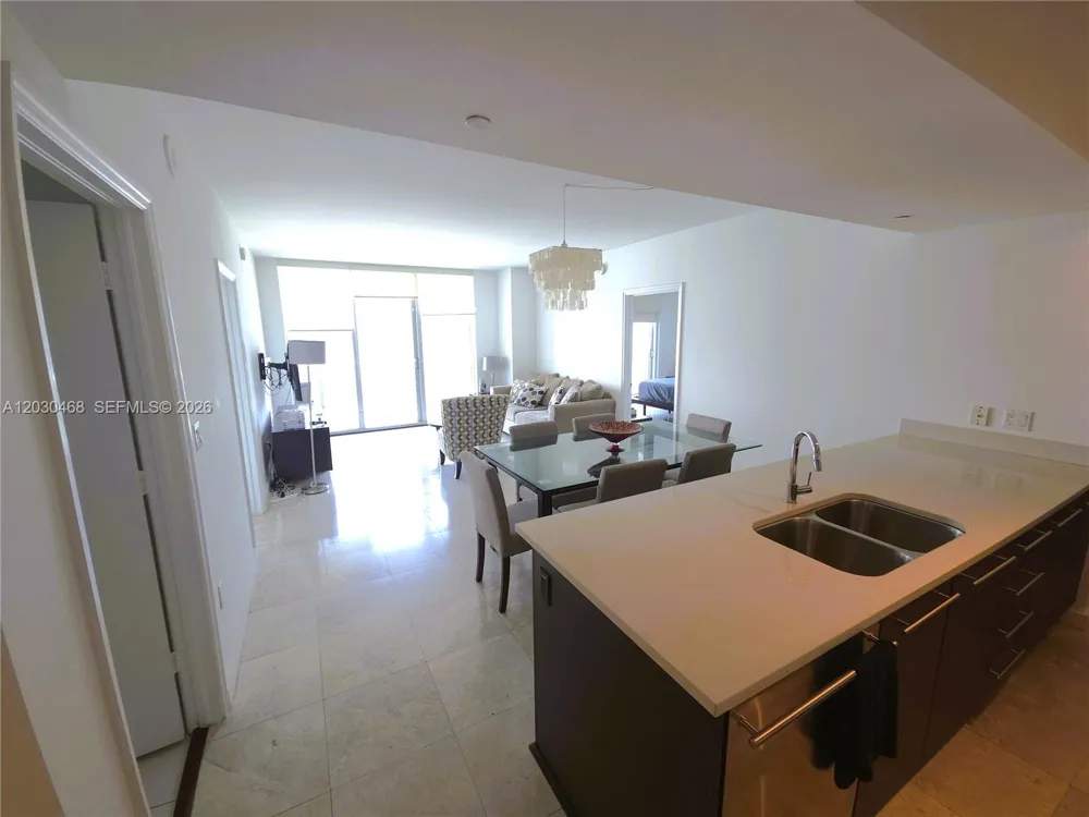 500 Brickell Ave #3105 Miami, FL 33131