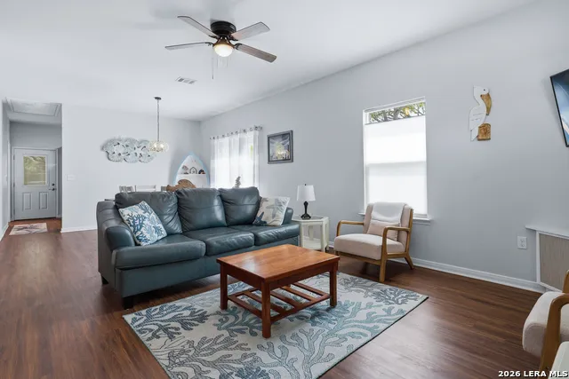 1906 PICTON LN Rockport, TX 78382