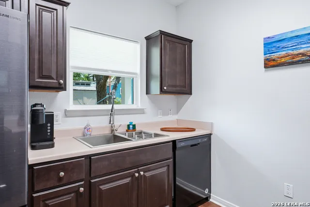 1906 PICTON LN Rockport, TX 78382
