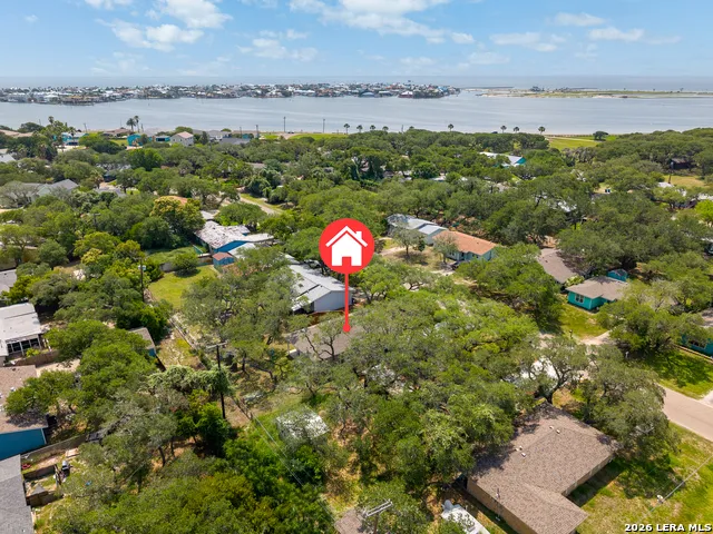 1906 PICTON LN Rockport, TX 78382