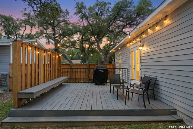 1906 PICTON LN Rockport, TX 78382