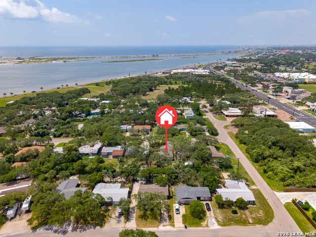 1906 PICTON LN Rockport, TX 78382