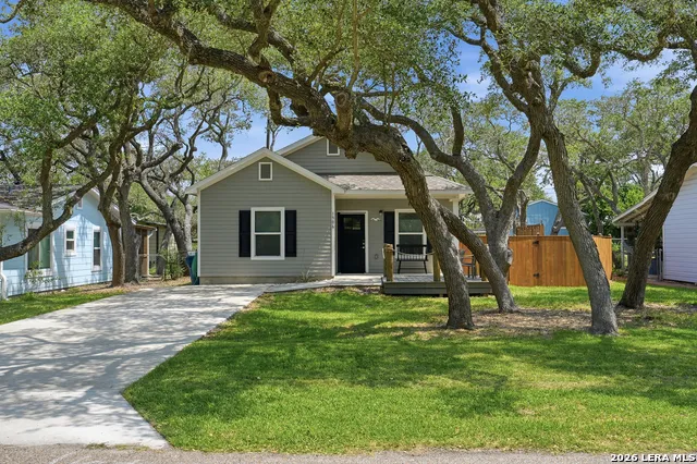 1906 PICTON LN Rockport, TX 78382