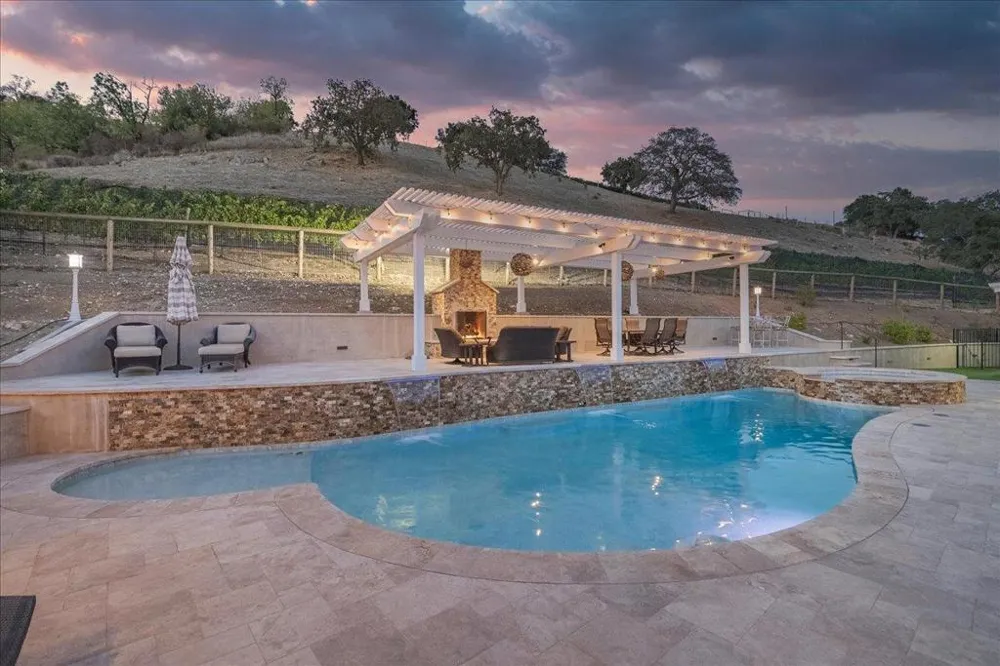 14411 Shannon Road Los Gatos, CA 95032