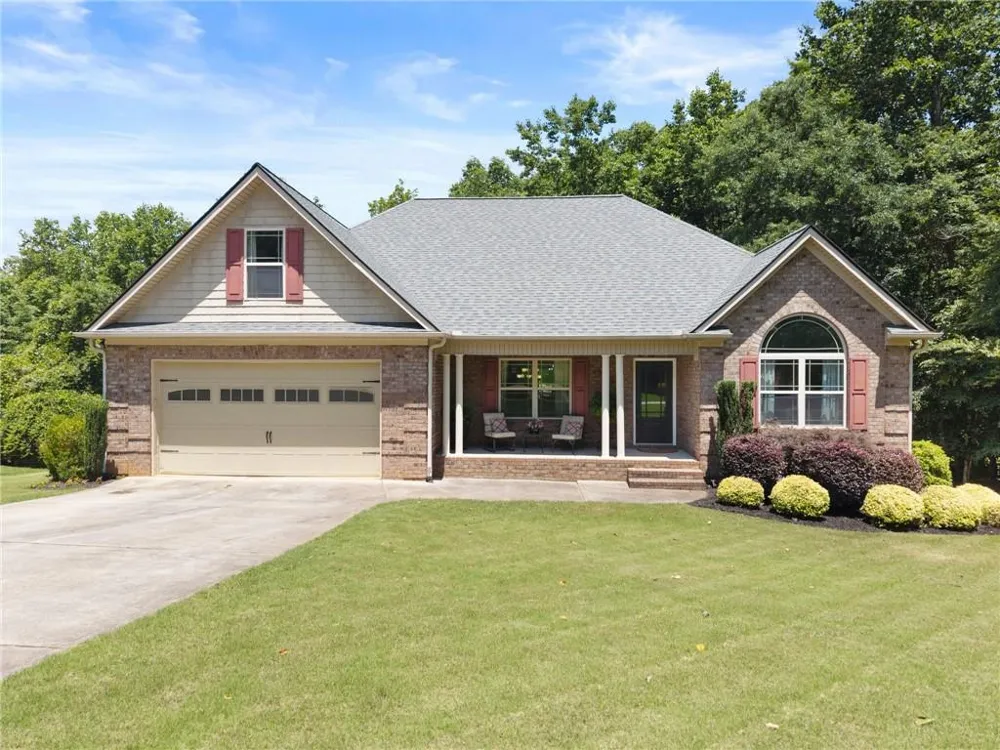 6049 Green Tree Lane