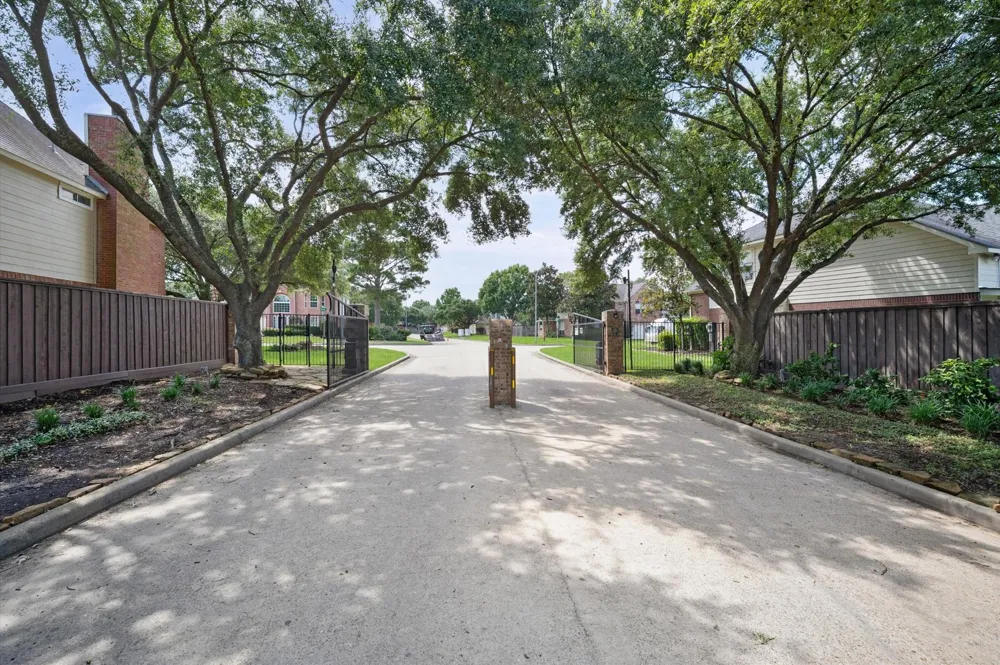 11906 Helene Court Pinehurst, TX 77362