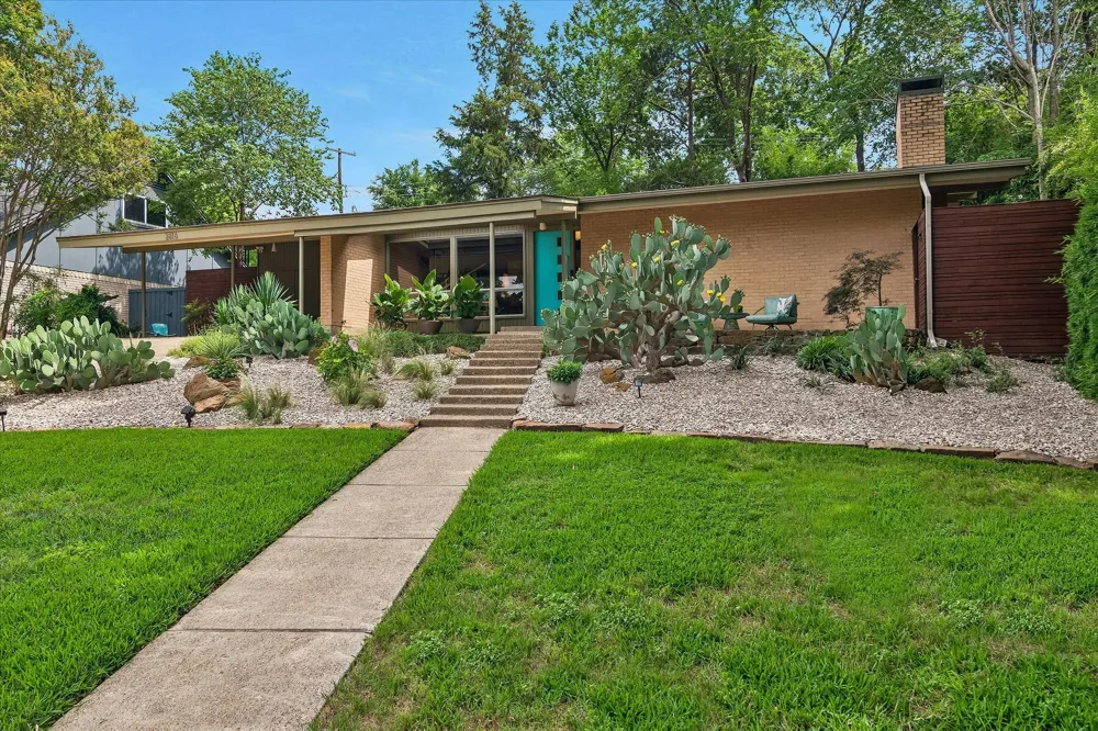 2816 Ilahe Drive