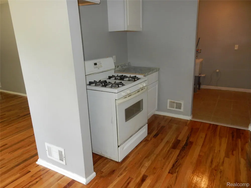 6342 Harold Street Taylor City, MI 48180