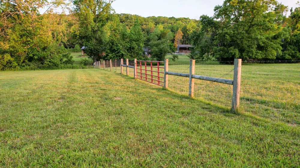 1267 Wades Branch Rd Centerville, TN 37033